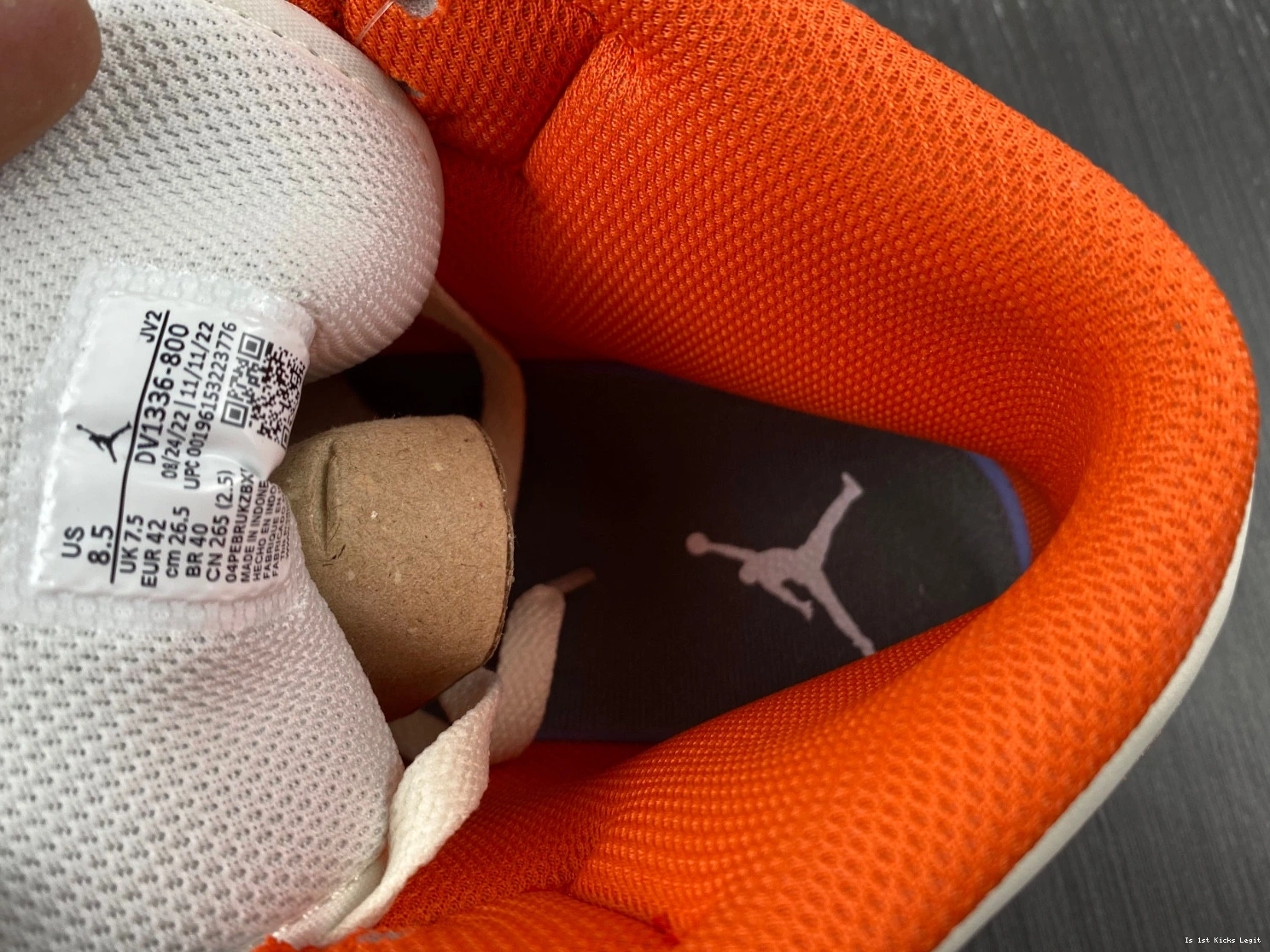 Jordan DV1336-800 Mid (GS) SE Suede Orange 1 - 0911